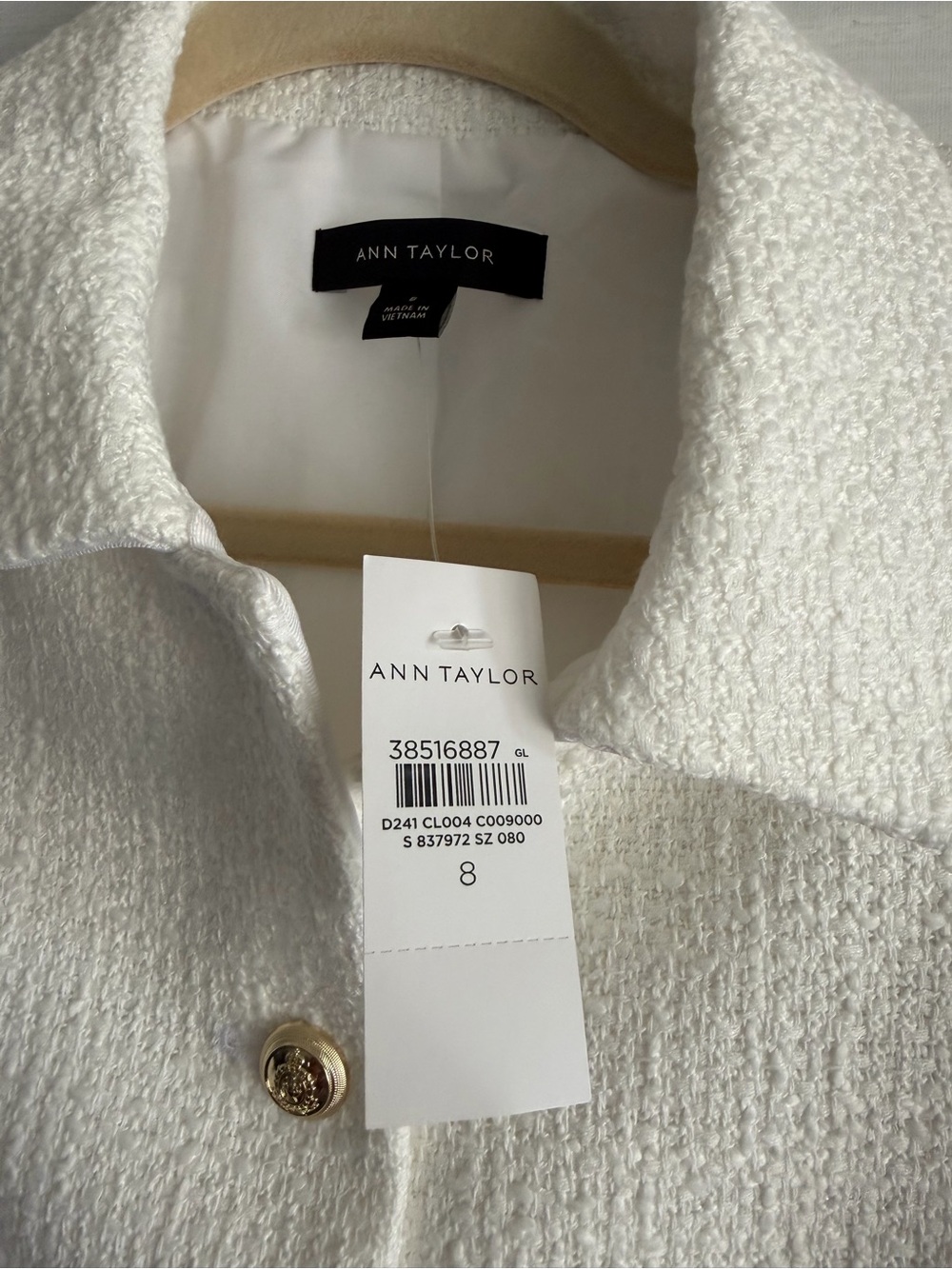 NWT, Ann Taylor Cream Textured Bouclé Blazer with Gold Buttons, size 8 - Picture 2 of 4